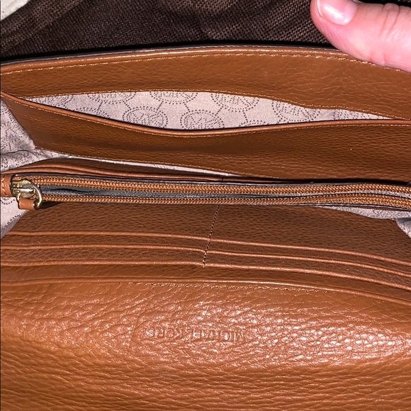 Michael Kors wallet - Picture 7 of 7